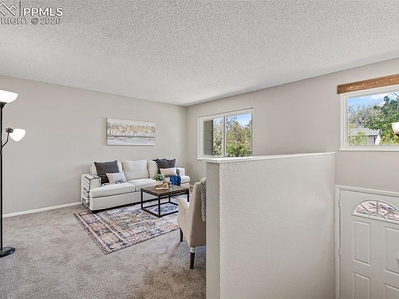 5th image of 2550 Gina Dr