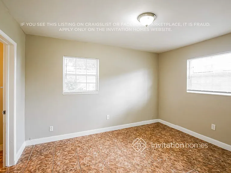 5140 SW 6th Ct — Photo 9