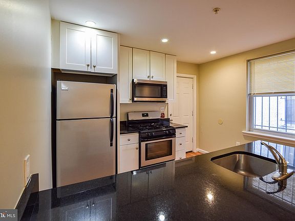 3rd image of 1150 S 15th St Floor 1