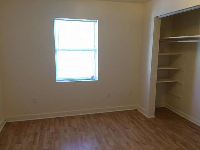 2nd image of 1931 Clement Ave APT D