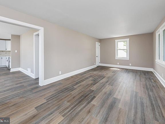 4th image of 6 Sunset Ave