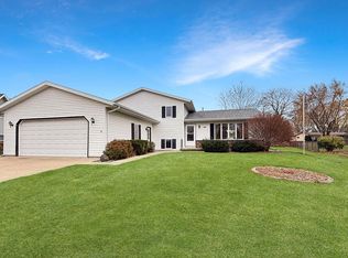 3138 Honey Creek Ct, Oshkosh, WI 54904