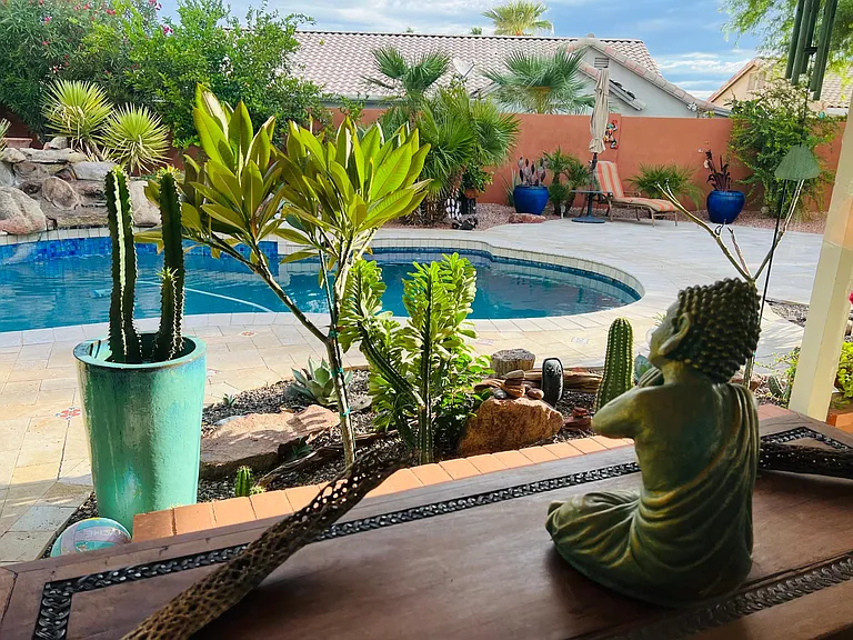 372 W Amoroso Dr — Photo 4