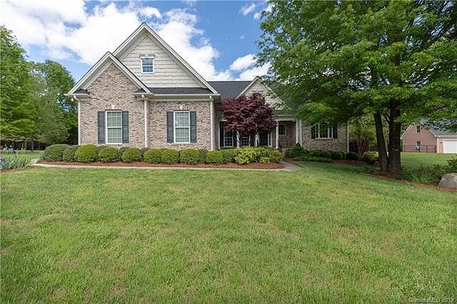 1st image of 2038 Balmoral Dr