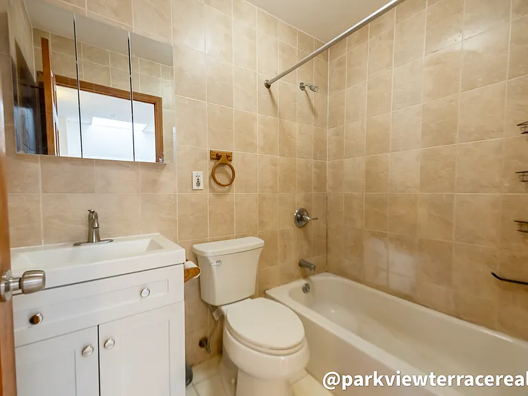 128 23rd St #3 — Photo 3