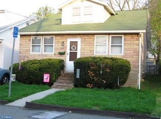 121 Grandview Ave, Brookhaven, PA 19015