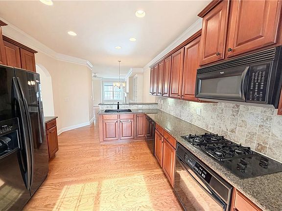2nd image of 2118 Landsmere Dr SE #13