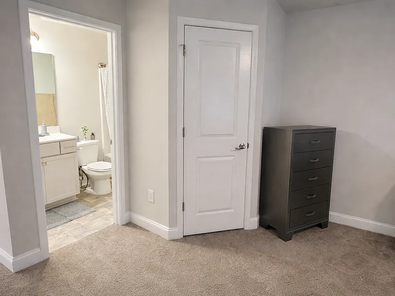 182 Hillmont Dr — Photo 16