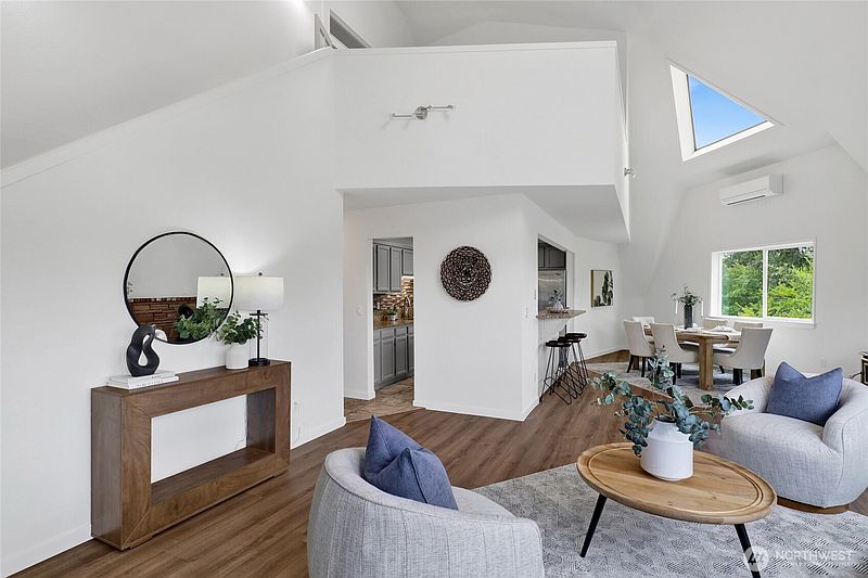 5th image of 4246 James Street