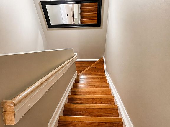 5th image of 3331 Commodore Ct