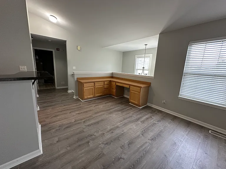 707 Genesee Dr — Photo 3