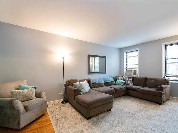 2229 Knapp Street image 21 of 31