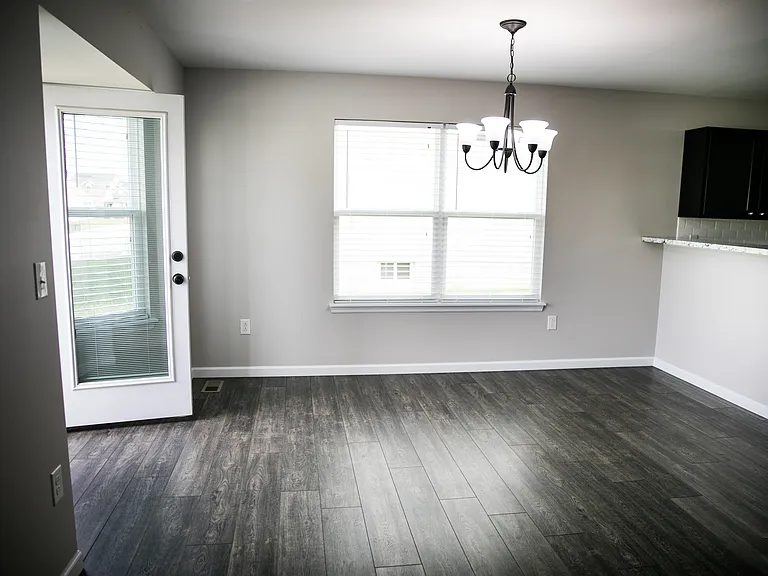 1004 Stillwater Dr — Photo 10