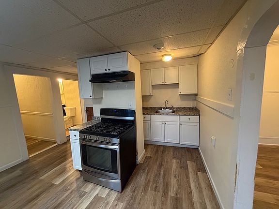 2nd image of 35-37 Fulton St #2