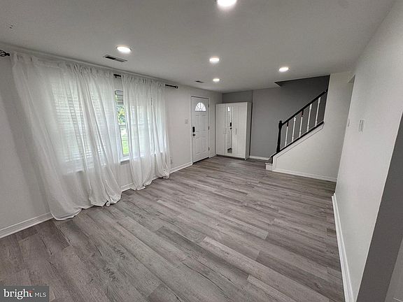 4th image of 5585 Hecate Ct