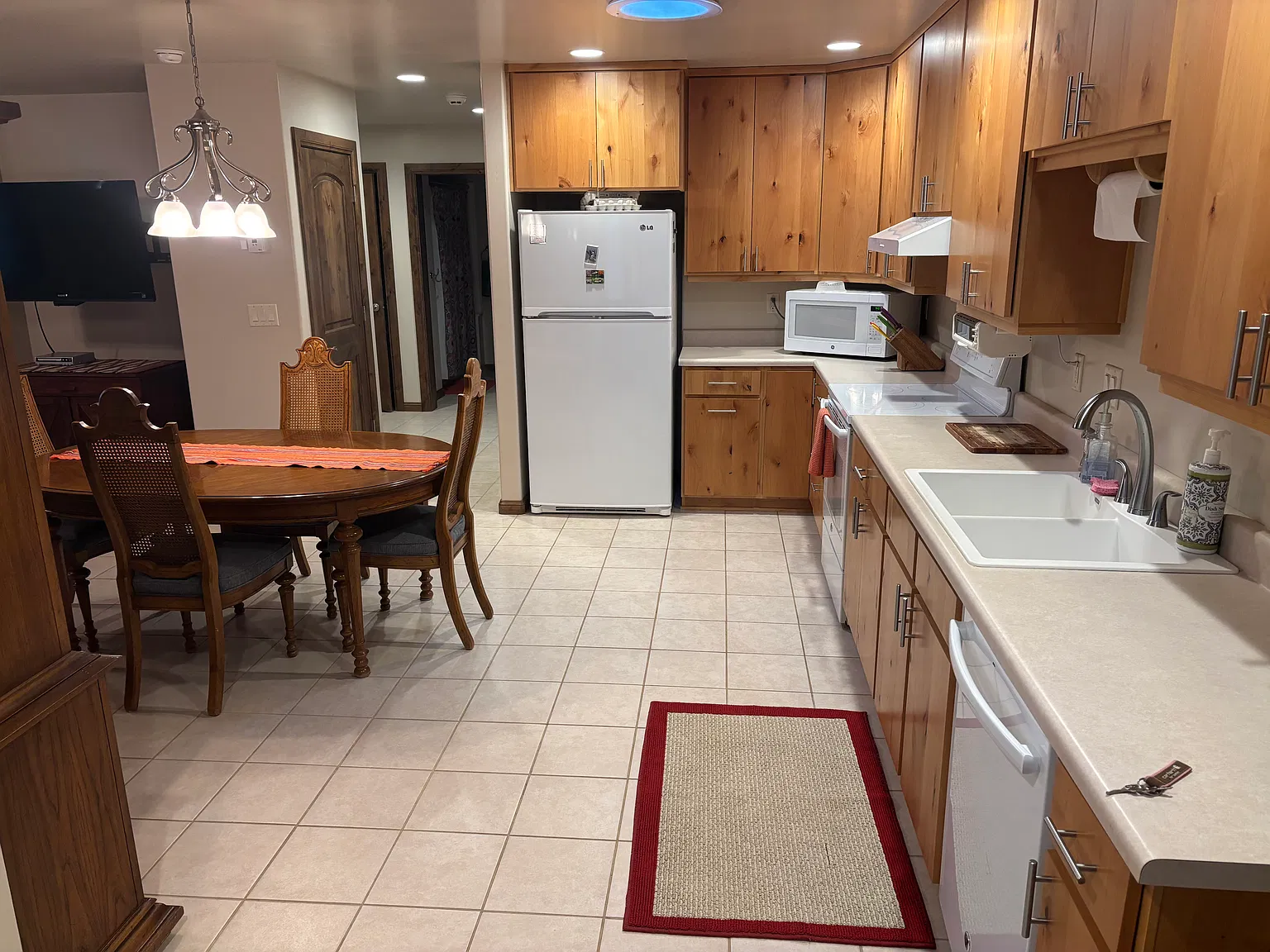 2430 W Blackhawk Ln — Photo 3
