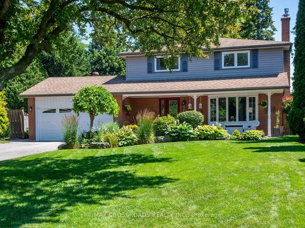 7 Dingley Ct, Ajax, ON L1S 6B5