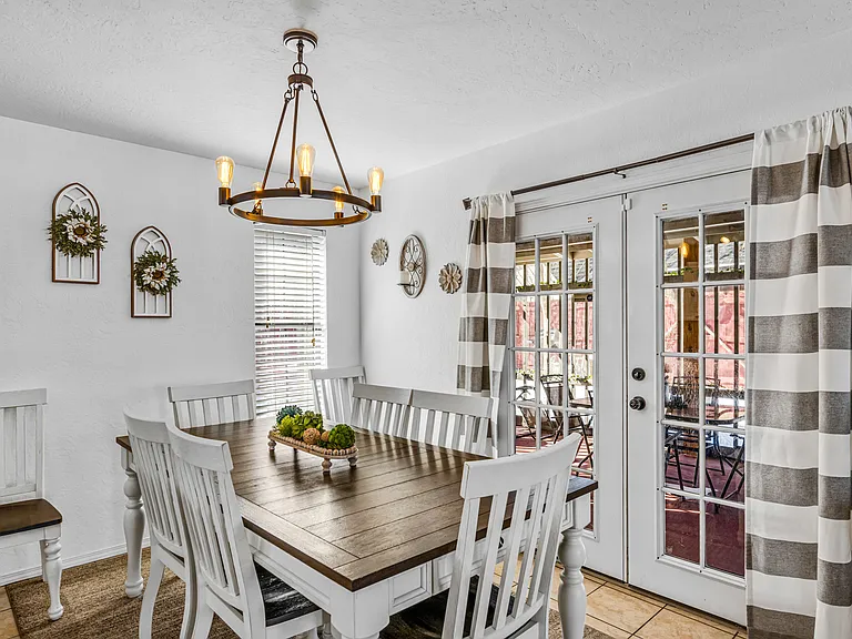 706 NW Micklegate Blvd — Photo 7