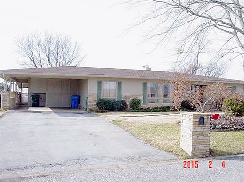 1st image of 906 Brynwood Dr
