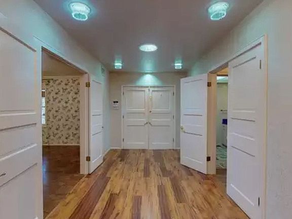 5th image of 4401 Altura Ave NE