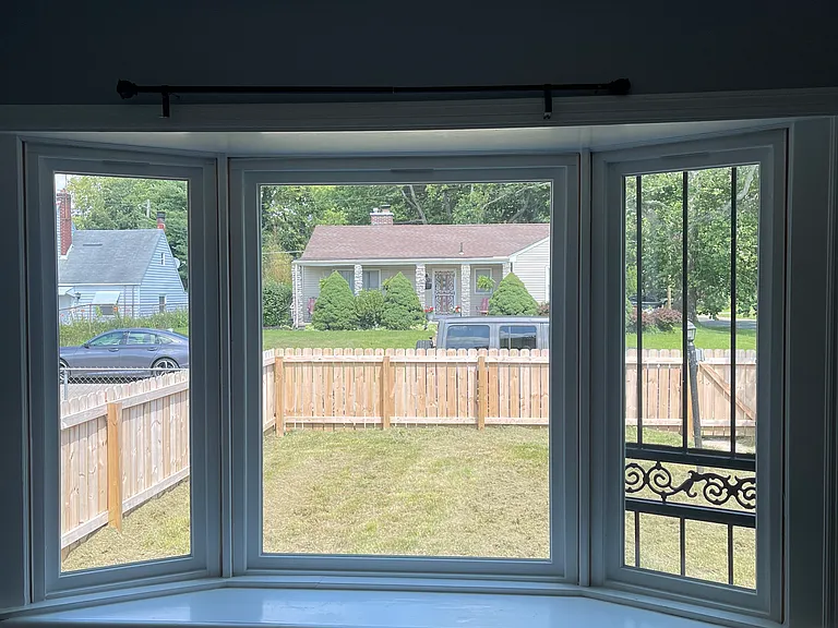 2669 Thorndale Ave — Photo 21