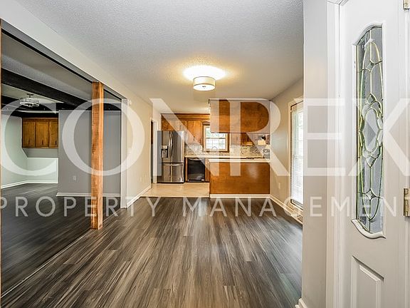 5th image of 201 Summercourt Dr