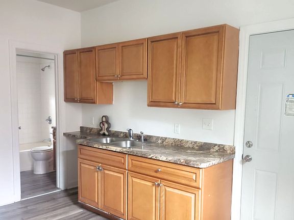 2nd image of 2521 S 8th St #3