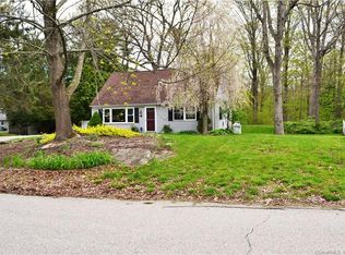 11 Glenwood Dr, Marlborough, CT 06447