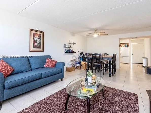 6135 NW 186th St APT 205, Hialeah, FL 33015