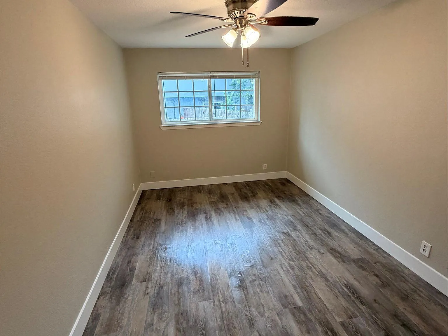 2 bed, 1.0 bath, 994 sqft, $1,195 — Photo 3
