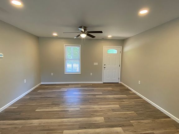 3rd image of 133 W Main Dr