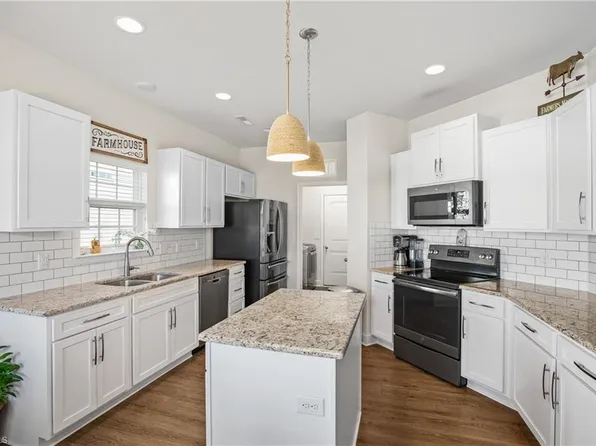 1346 Land Grove Dr, Kernersville, NC 27284