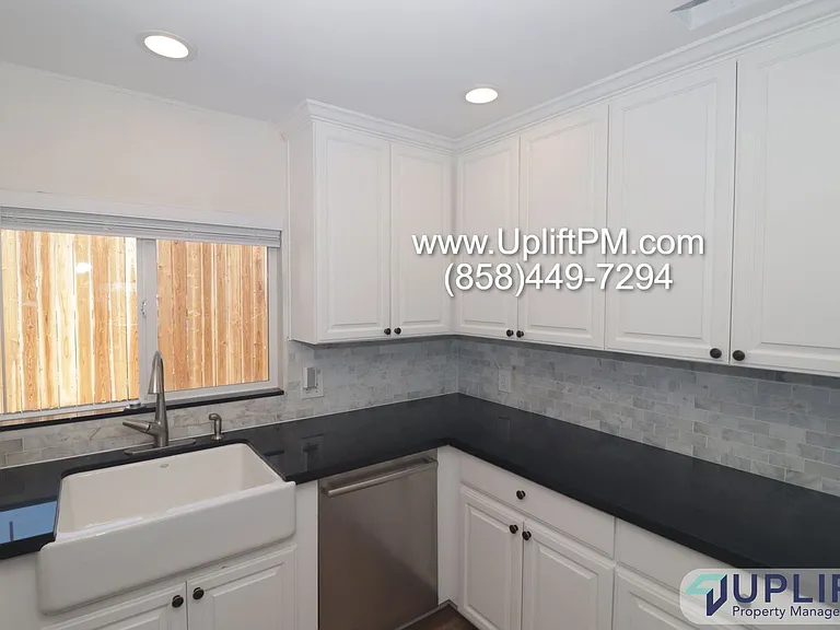1225 Capistrano Ave #A — Photo 19