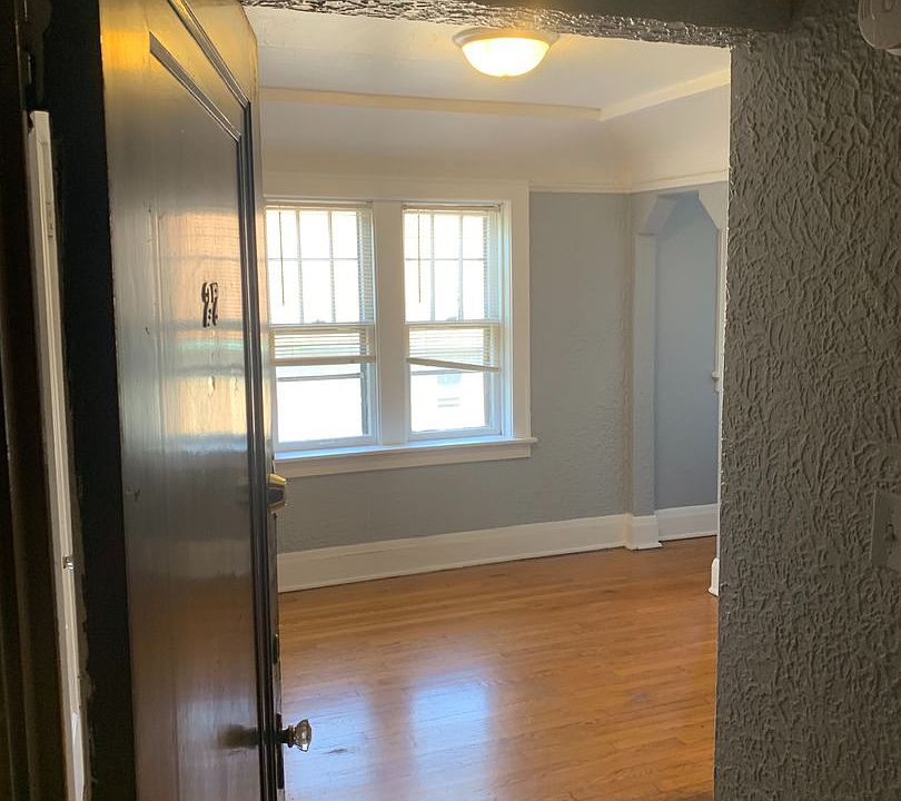 1st image of 1767 N Arlington Pl #10
