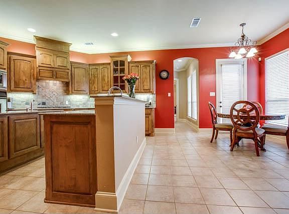 5th image of 7729 Grace Dr