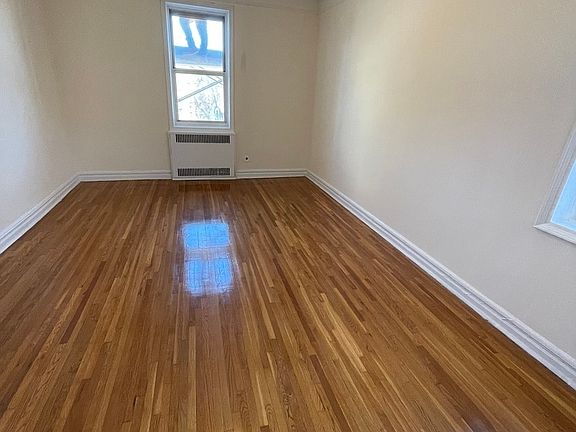 4th image of 65-47 Saunders St #3B