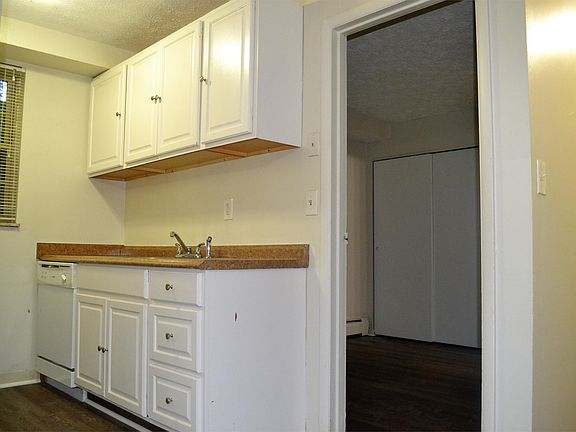 3rd image of 3807 Ferdinand Pl APT 13