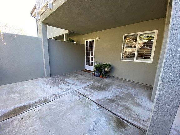 2nd image of 1055 Dover Ln