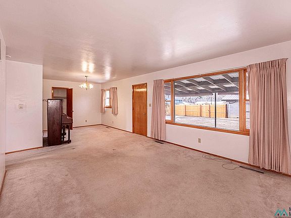 4th image of 1100 Lincoln Ave