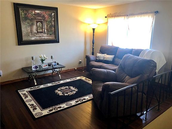 2nd image of 2206 Cranberry Hill Ln