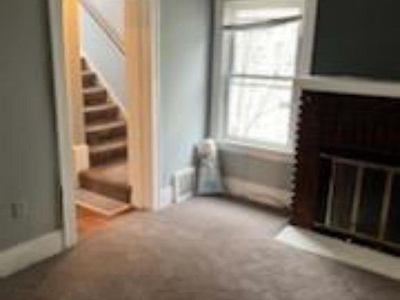2nd image of 629 W Warren Ave