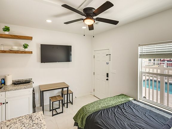 3rd image of 106 W Corral St #9