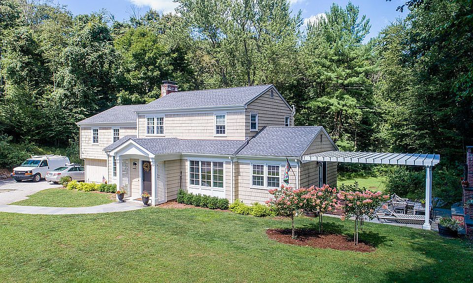 2nd image of 96 Stony Hill Rd