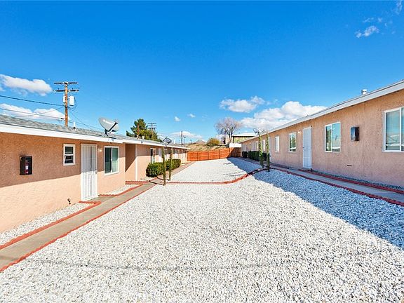 3rd image of 15564 Hesperia Rd