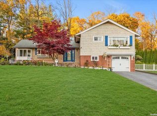 11 Tanners Rd, Great Neck, NY 11020