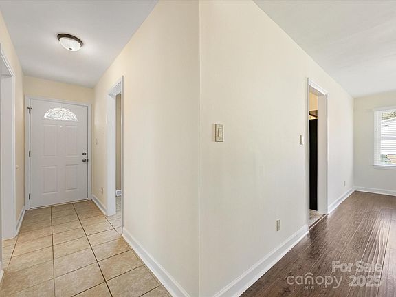 4th image of 7440 Apple Creek Dr