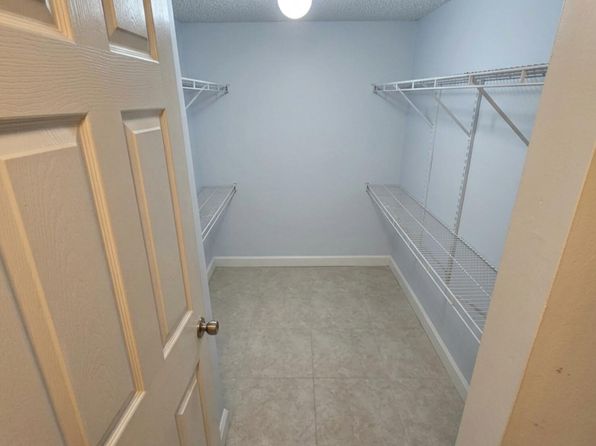 2703 Nassau Bnd APT D1
