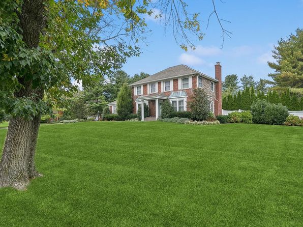 21 Partridge Lane, Huntington, NY 11743
