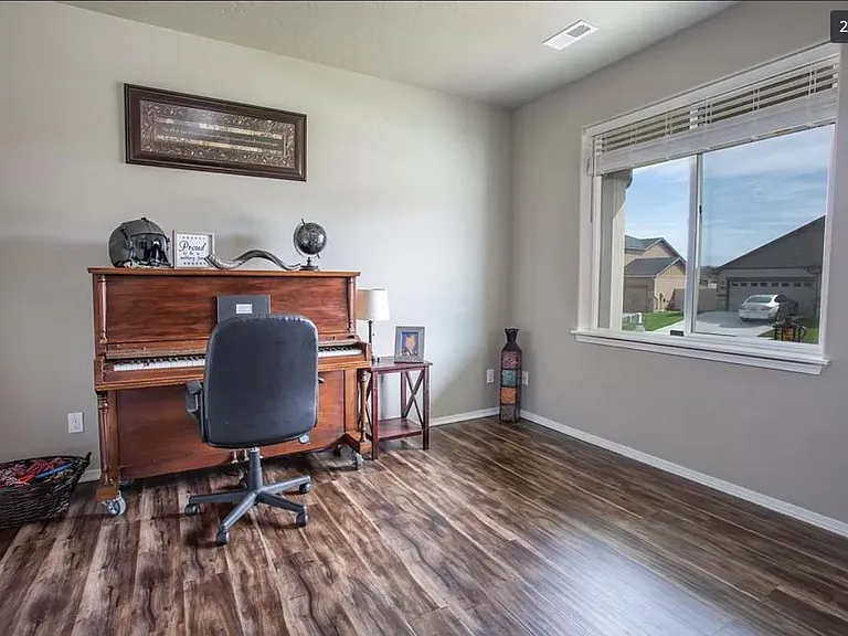 6908 S Jasper Dr — Photo 2