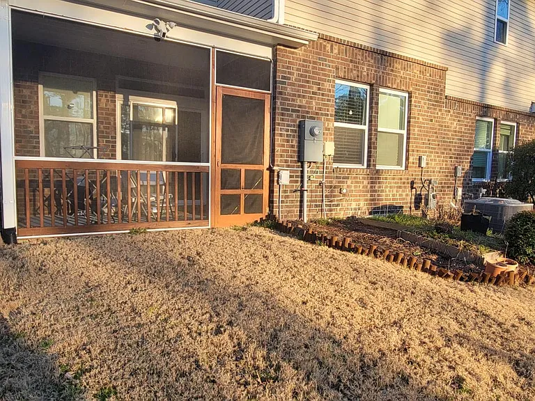 1607 Cary Reserve Dr — Photo 32